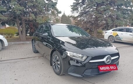 Mercedes-Benz A-Класс, 2020 год, 2 400 000 рублей, 3 фотография