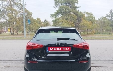 Mercedes-Benz A-Класс, 2020 год, 2 400 000 рублей, 30 фотография