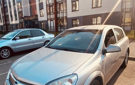 Opel Astra J, 2013 год, 600 000 рублей, 1 фотография