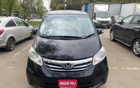 Honda Freed I, 2013 год, 1 200 000 рублей, 2 фотография