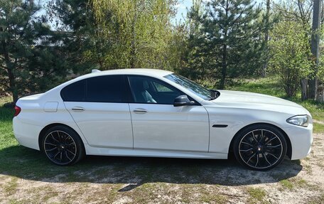 BMW 5 серия, 2014 год, 1 900 000 рублей, 4 фотография