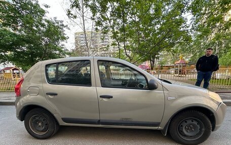 Renault Sandero I, 2012 год, 395 000 рублей, 2 фотография
