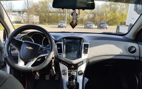 Chevrolet Cruze II, 2011 год, 700 000 рублей, 4 фотография