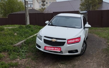 Chevrolet Cruze II, 2011 год, 700 000 рублей, 2 фотография