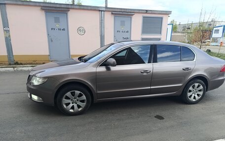 Skoda Superb III рестайлинг, 2012 год, 800 000 рублей, 14 фотография