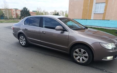 Skoda Superb III рестайлинг, 2012 год, 800 000 рублей, 27 фотография