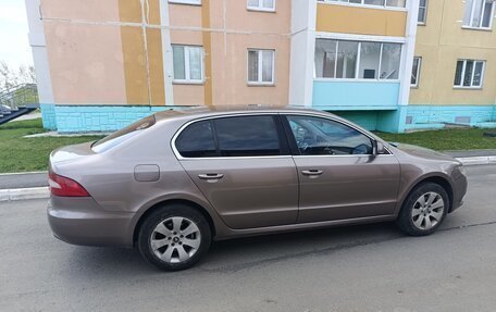 Skoda Superb III рестайлинг, 2012 год, 800 000 рублей, 25 фотография