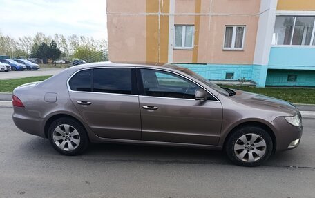 Skoda Superb III рестайлинг, 2012 год, 800 000 рублей, 29 фотография