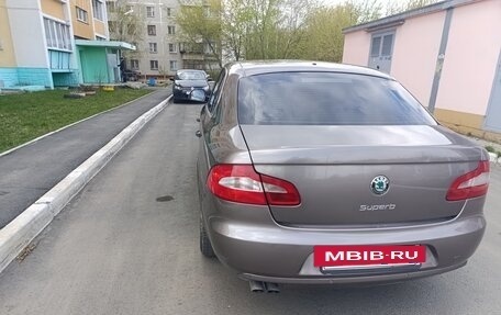 Skoda Superb III рестайлинг, 2012 год, 800 000 рублей, 21 фотография