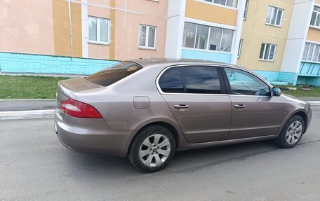 Skoda Superb III рестайлинг, 2012 год, 800 000 рублей, 33 фотография