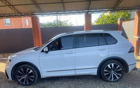 Volkswagen Tiguan II, 2019 год, 3 100 000 рублей, 2 фотография