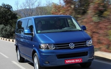 Volkswagen Caravelle T5, 2012 год, 1 700 000 рублей, 1 фотография