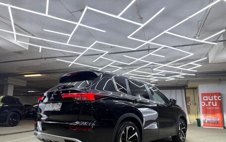 Mitsubishi Outlander, 2022 год, 3 800 000 рублей, 9 фотография