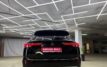 Mitsubishi Outlander, 2022 год, 3 800 000 рублей, 10 фотография