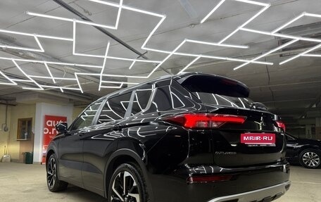 Mitsubishi Outlander, 2022 год, 3 800 000 рублей, 11 фотография