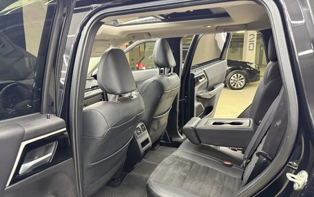 Mitsubishi Outlander, 2022 год, 3 800 000 рублей, 23 фотография