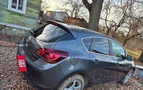 Opel Astra J, 2011 год, 900 000 рублей, 4 фотография