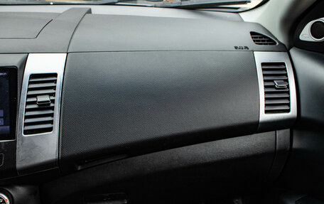 Mitsubishi Outlander III рестайлинг 3, 2008 год, 989 000 рублей, 8 фотография