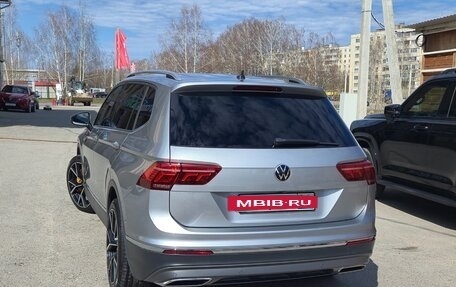 Volkswagen Tiguan II, 2019 год, 3 199 000 рублей, 10 фотография