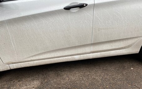 Hyundai Solaris II рестайлинг, 2012 год, 800 000 рублей, 6 фотография