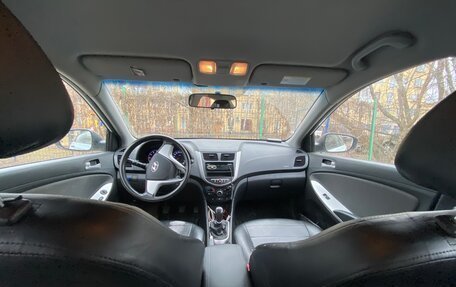 Hyundai Solaris II рестайлинг, 2012 год, 800 000 рублей, 15 фотография