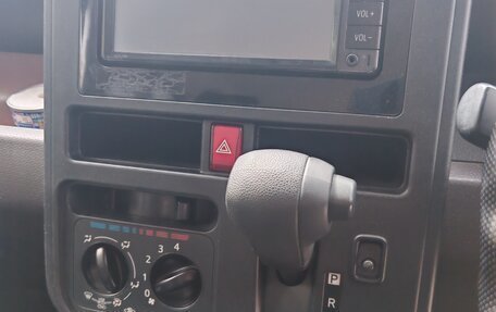 Toyota Roomy I, 2018 год, 1 200 000 рублей, 7 фотография