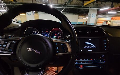 Jaguar F-Pace, 2017 год, 2 400 000 рублей, 7 фотография