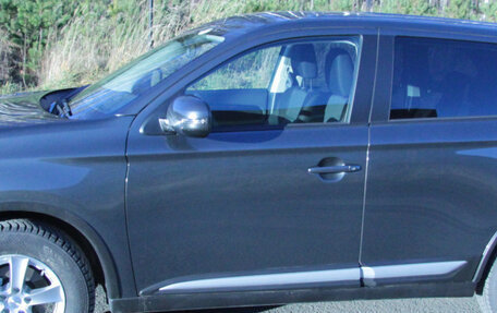 Mitsubishi Outlander III рестайлинг 3, 2020 год, 3 100 000 рублей, 2 фотография