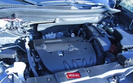 Mitsubishi Outlander III рестайлинг 3, 2020 год, 3 100 000 рублей, 12 фотография