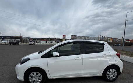 Toyota Vitz, 2015 год, 835 000 рублей, 2 фотография