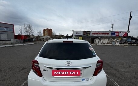 Toyota Vitz, 2015 год, 835 000 рублей, 3 фотография