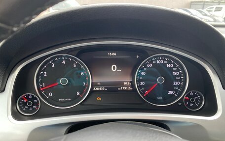 Volkswagen Touareg III, 2014 год, 2 700 000 рублей, 2 фотография