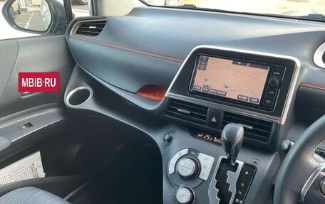 Toyota Sienta II, 2015 год, 995 000 рублей, 8 фотография