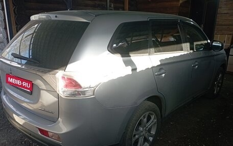 Mitsubishi Outlander III рестайлинг 3, 2012 год, 1 150 000 рублей, 4 фотография