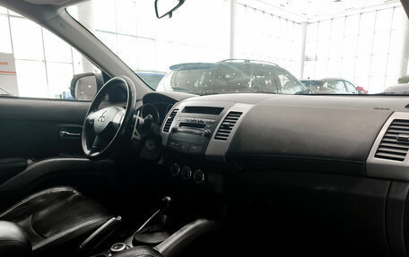 Mitsubishi Outlander III рестайлинг 3, 2010 год, 970 000 рублей, 13 фотография