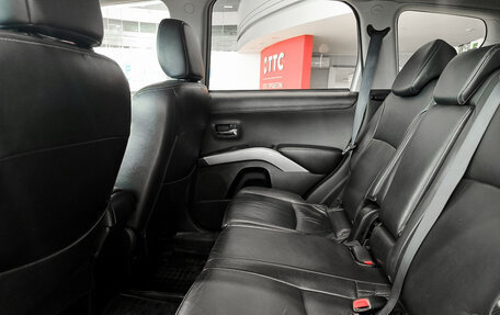 Mitsubishi Outlander III рестайлинг 3, 2010 год, 970 000 рублей, 15 фотография