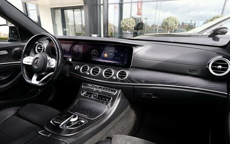 Mercedes-Benz E-Класс, 2018 год, 3 200 000 рублей, 10 фотография