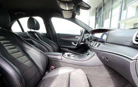 Mercedes-Benz E-Класс, 2018 год, 3 200 000 рублей, 7 фотография