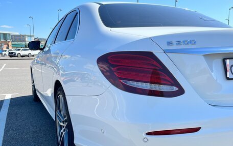 Mercedes-Benz E-Класс, 2020 год, 3 850 000 рублей, 4 фотография
