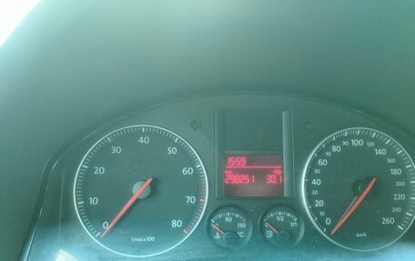 Volkswagen Golf V, 2005 год, 700 000 рублей, 25 фотография