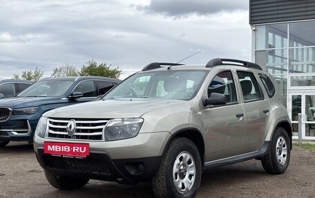 Renault Duster I рестайлинг, 2013 год, 900 000 рублей, 3 фотография