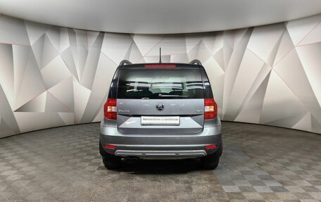 Skoda Yeti I рестайлинг, 2015 год, 1 397 000 рублей, 8 фотография