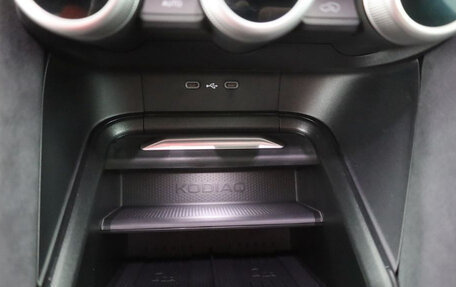 Skoda Kodiaq, 2025 год, 4 000 000 рублей, 12 фотография