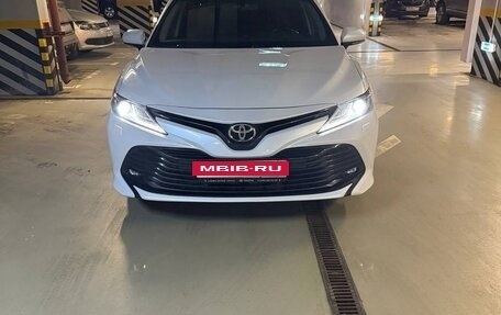 Toyota Camry, 2018 год, 2 200 000 рублей, 1 фотография