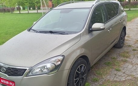 KIA cee'd I рестайлинг, 2010 год, 669 000 рублей, 2 фотография