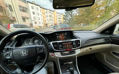 Honda Accord IX рестайлинг, 2013 год, 1 900 000 рублей, 8 фотография