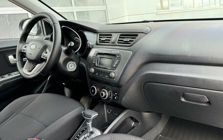 KIA Rio III рестайлинг, 2013 год, 985 000 рублей, 10 фотография