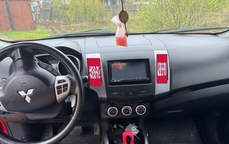 Mitsubishi Outlander III рестайлинг 3, 2007 год, 910 000 рублей, 13 фотография
