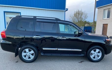 Toyota Land Cruiser 200, 2015 год, 3 100 000 рублей, 7 фотография