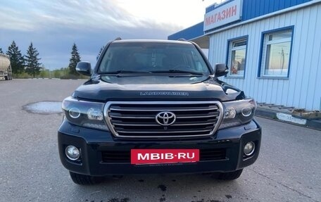 Toyota Land Cruiser 200, 2015 год, 3 100 000 рублей, 3 фотография
